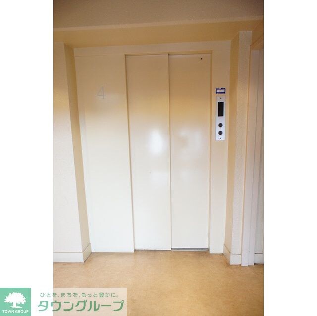 物件内観写真5　(エレベーター)