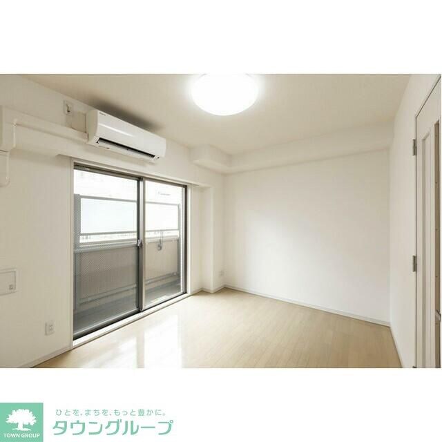 物件内観写真2　(リビング/居室)