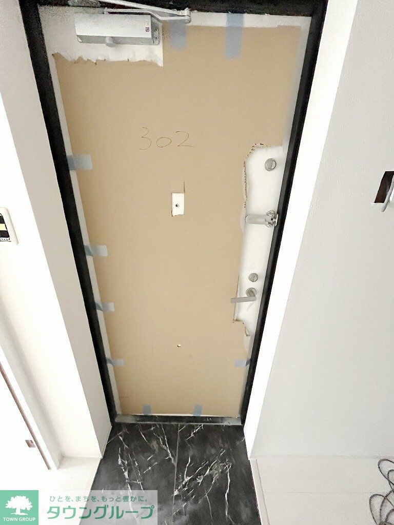 物件内観写真14　(玄関)