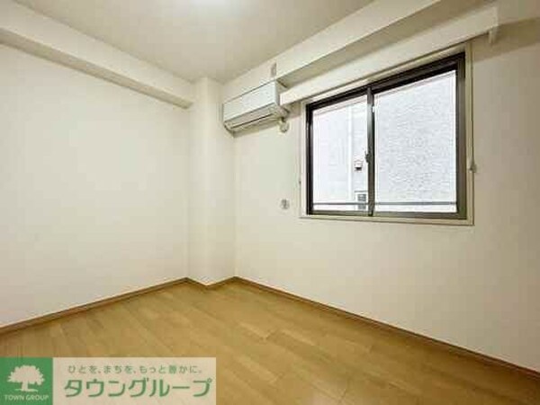 寝室(洋室４.５畳)