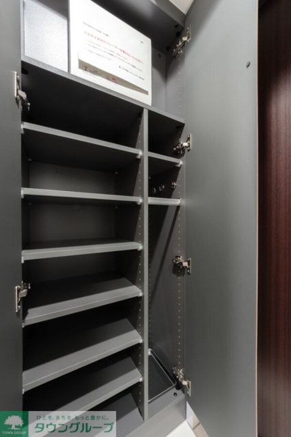 玄関(※写真は同タイプ住戸です。)