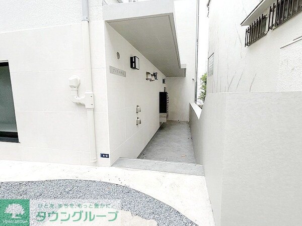 エントランス(部屋探しは株式会社　タウンハウジング　までお気軽にお問合せ…)