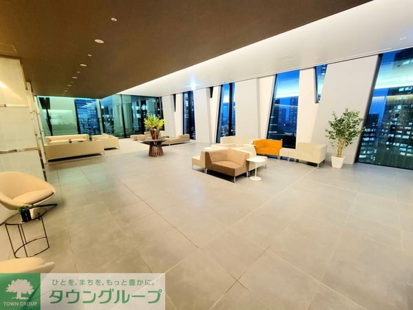 外観(高速無料Wi-Fi完備　コンシェルジュデスク付きロビー)