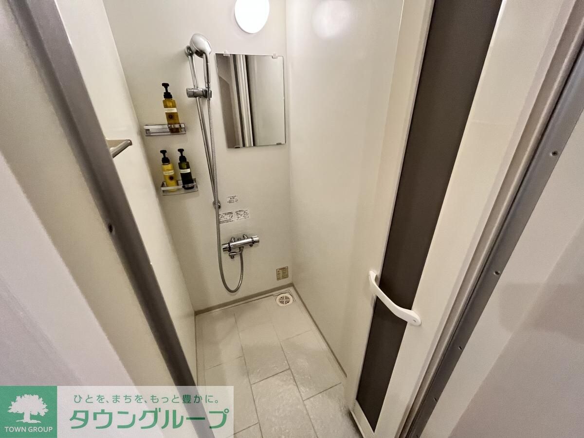 物件内観写真6　(シャワールーム)