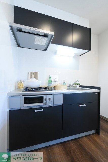 物件内観写真10　(システムキッチン（2口ガスコンロ・グリル付）※家具小物等は…)