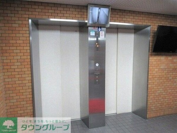 共有部分(エレベーター　※2020年12月撮影)