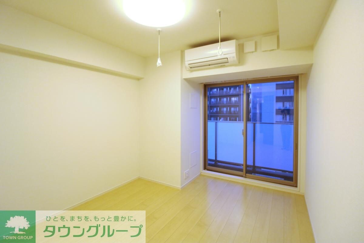 物件内観写真2　(リビング/居室)