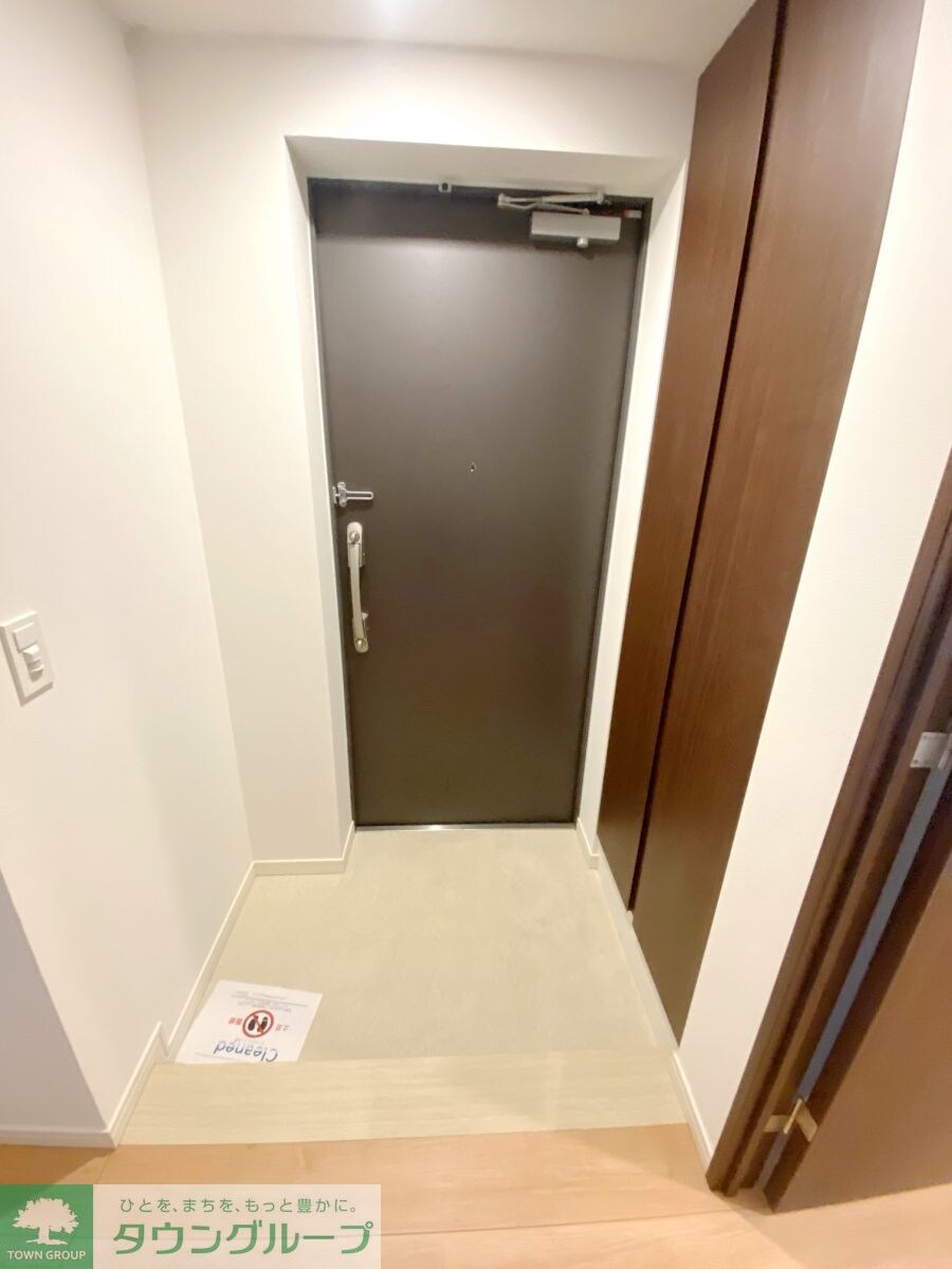 物件内観写真6　(玄関)