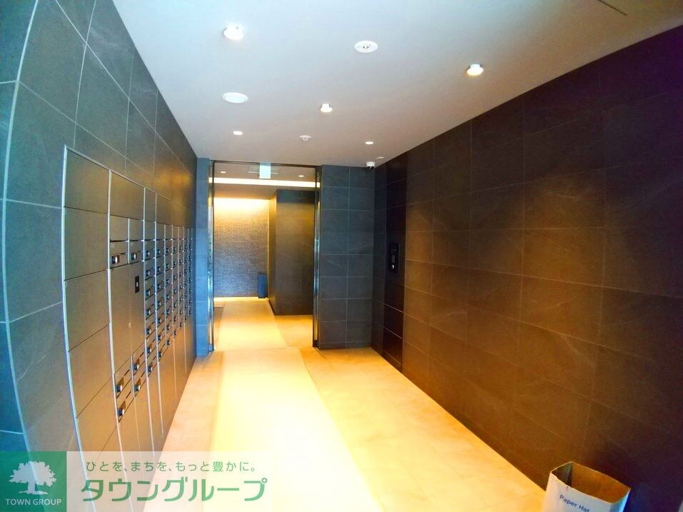 物件内観写真5　(エントランス)