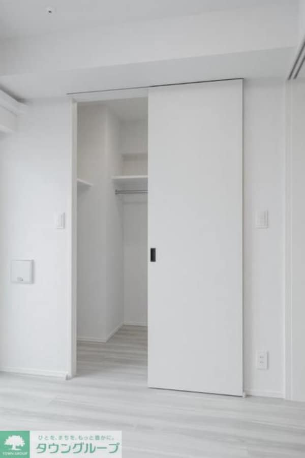 収納(Bタイプ2024年10月撮影 同タイプ1302号室の写真です)