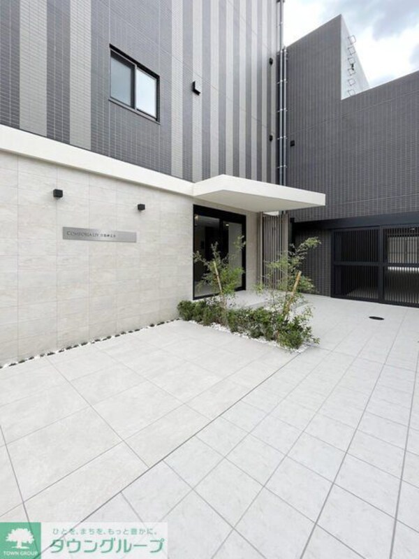 エントランス(部屋探しは株式会社　タウンハウジング　までお気軽にお問合せ…)