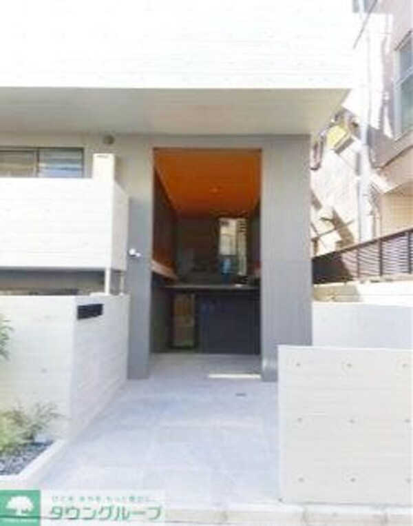 エントランス(部屋探しは株式会社　タウンハウジング　までお気軽にお問合せ…)