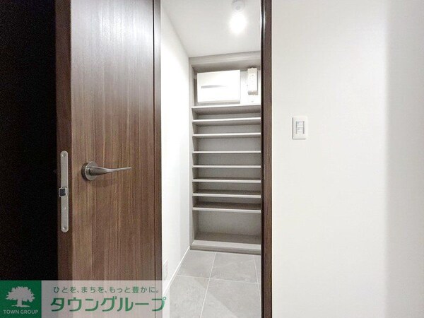 玄関(お部屋探しは株式会社　タウンハウジング　までお気軽にお問合…)