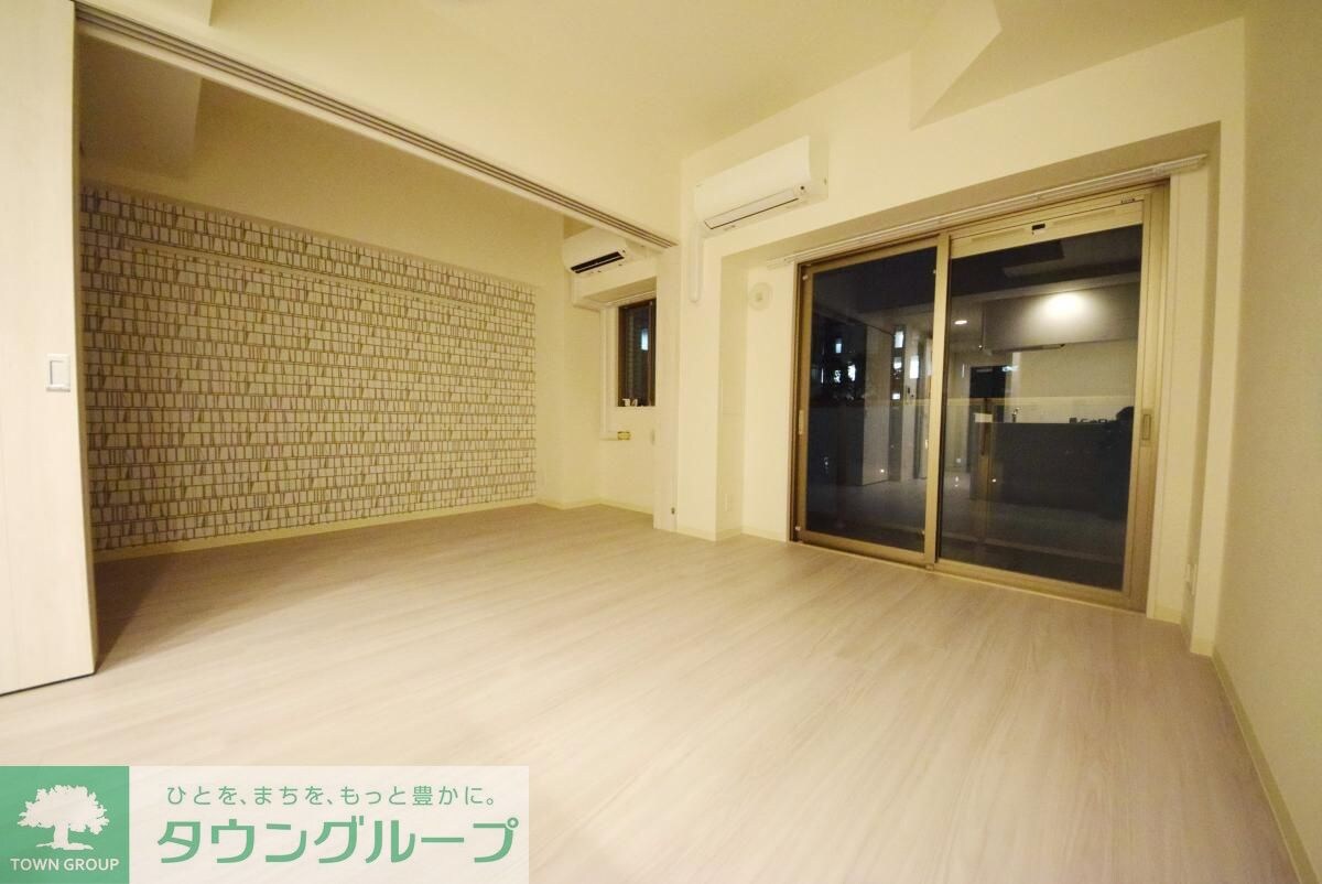 物件内観写真2　(リビング/居室)