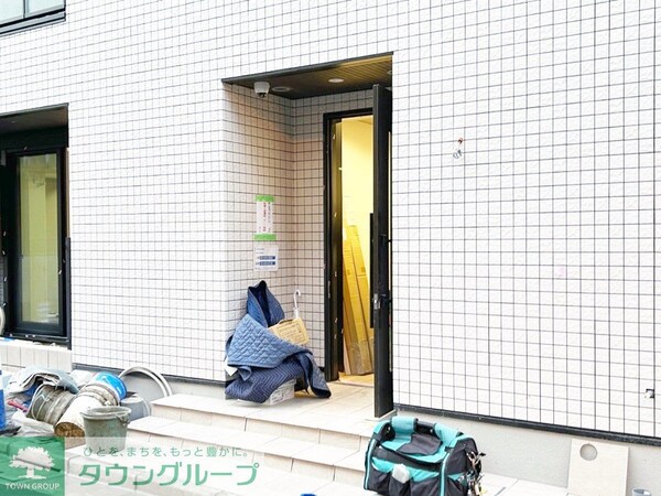 エントランス(部屋探しは株式会社　タウンハウジング　までお気軽にお問合せ…)