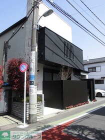 プレザント学芸大学の外観写真