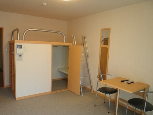 リビング・居室(2階以上のお部屋です。1階はフローリング。)