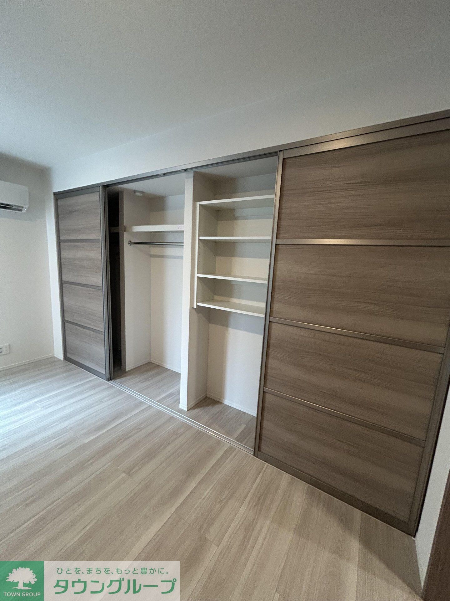 物件内観写真9　(玄関)