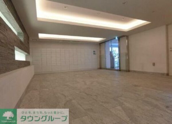 エントランス(駐車場)