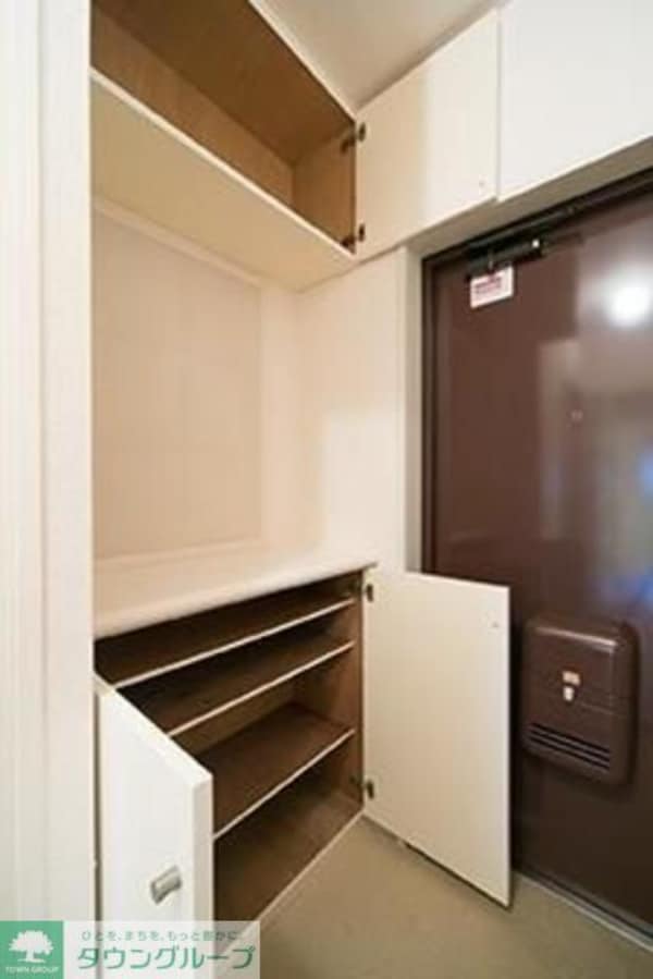 玄関(※写真は同タイプ住戸です。)