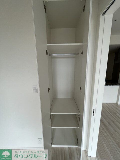 物件内観写真8　(※別部屋参考写真（反転）)