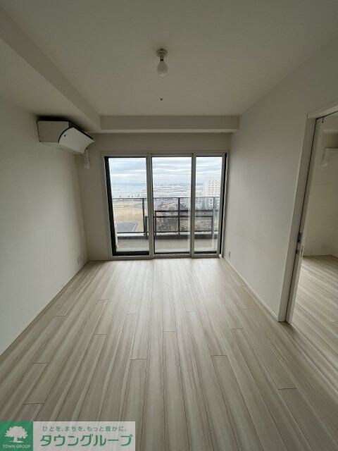 物件内観写真15　(※別部屋参考写真（反転）)