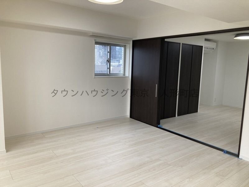 物件内観写真10　(リビング/居室)