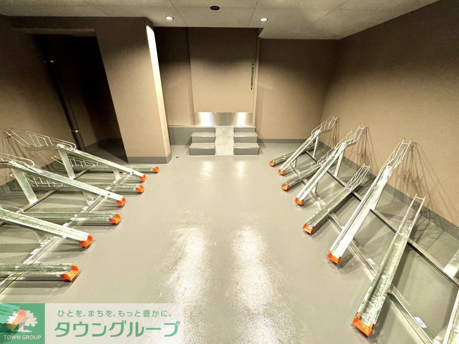 物件内観写真17　(駐車場)