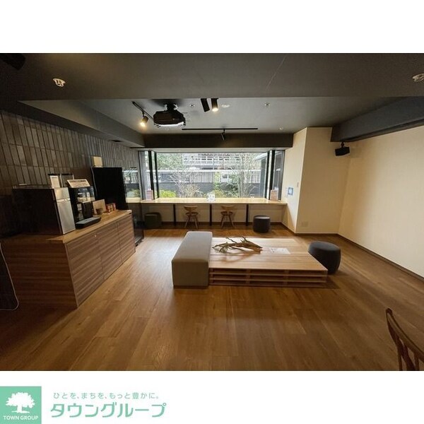 エントランス(1F共用ラウンジ)