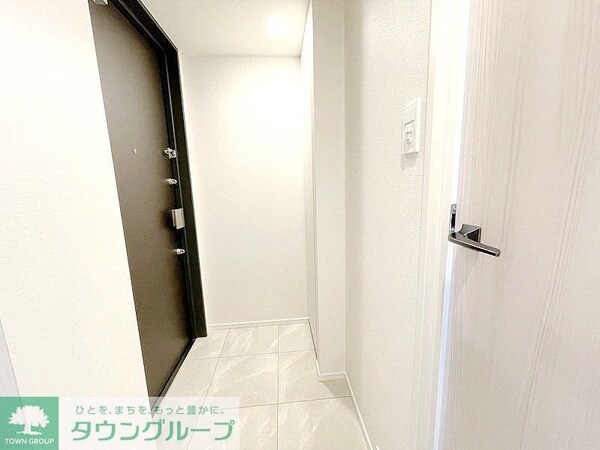 玄関(お問合せは(株)タウンハウジングレジデンス事業部【03-…)