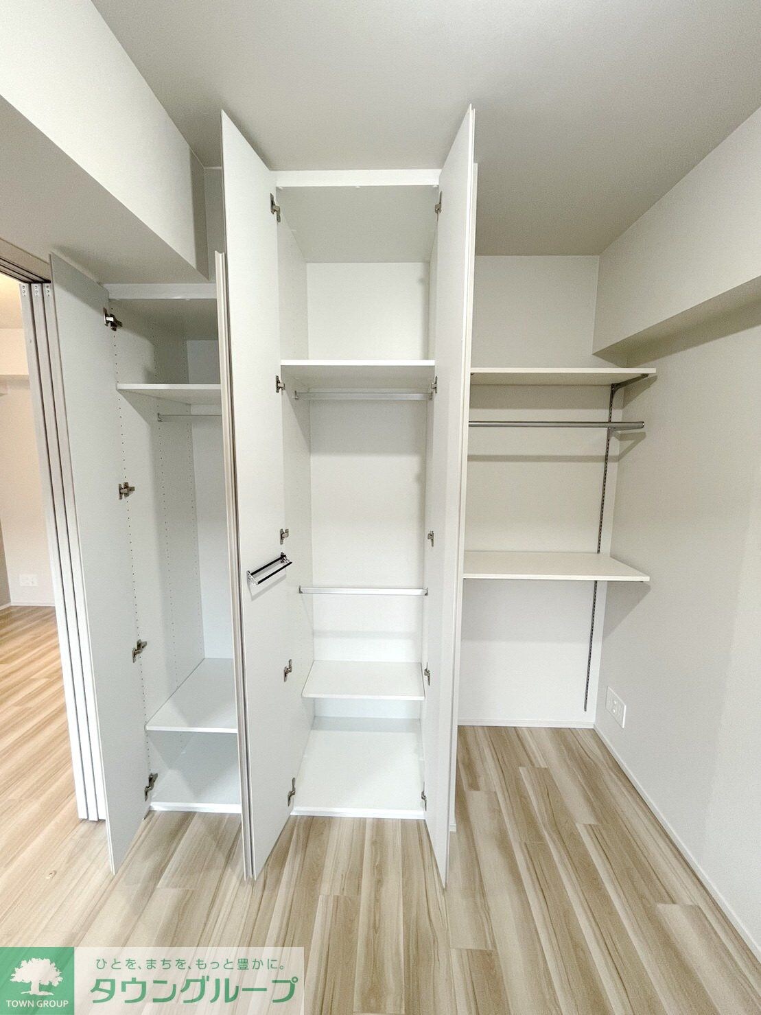 物件内観写真12　(収納)