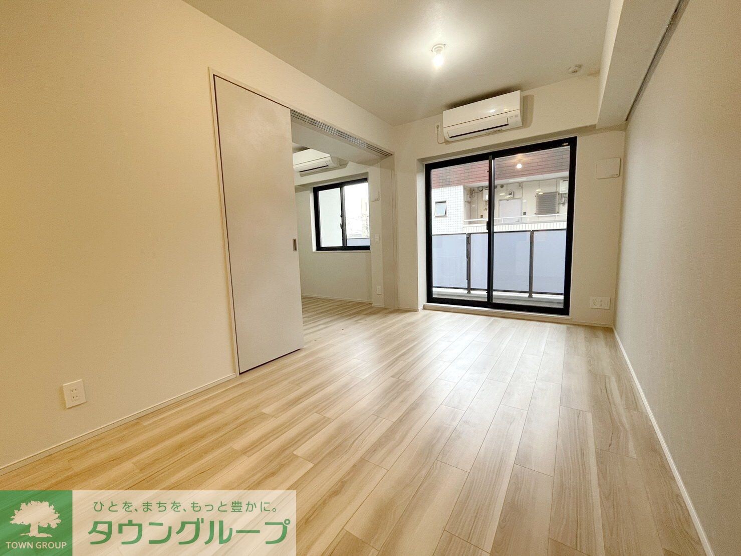 物件内観写真13　(リビング/居室)