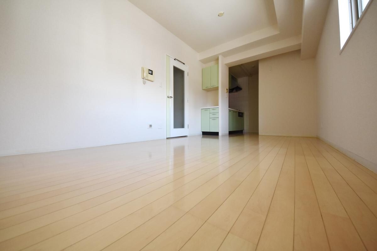 物件内観写真3　(リビング/居室)