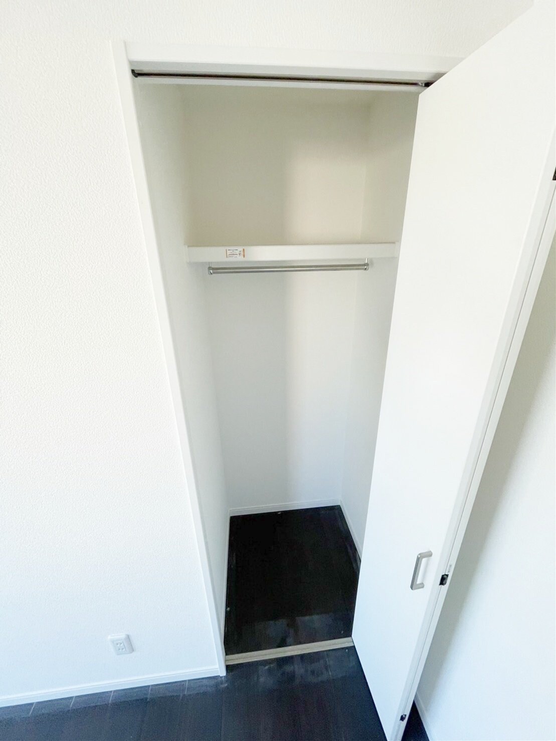 物件内観写真7　(玄関)