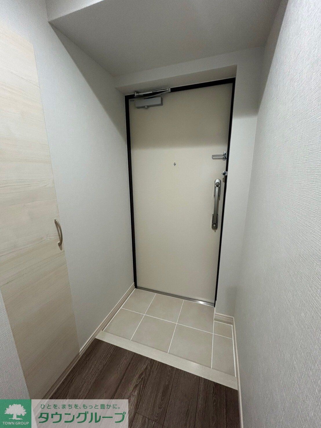 物件内観写真18　(玄関)