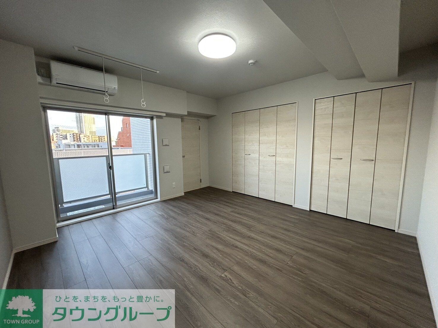 物件内観写真10　(リビング/居室)