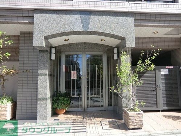 エントランス(エントランス外観　※前回募集時2012年11月撮影)
