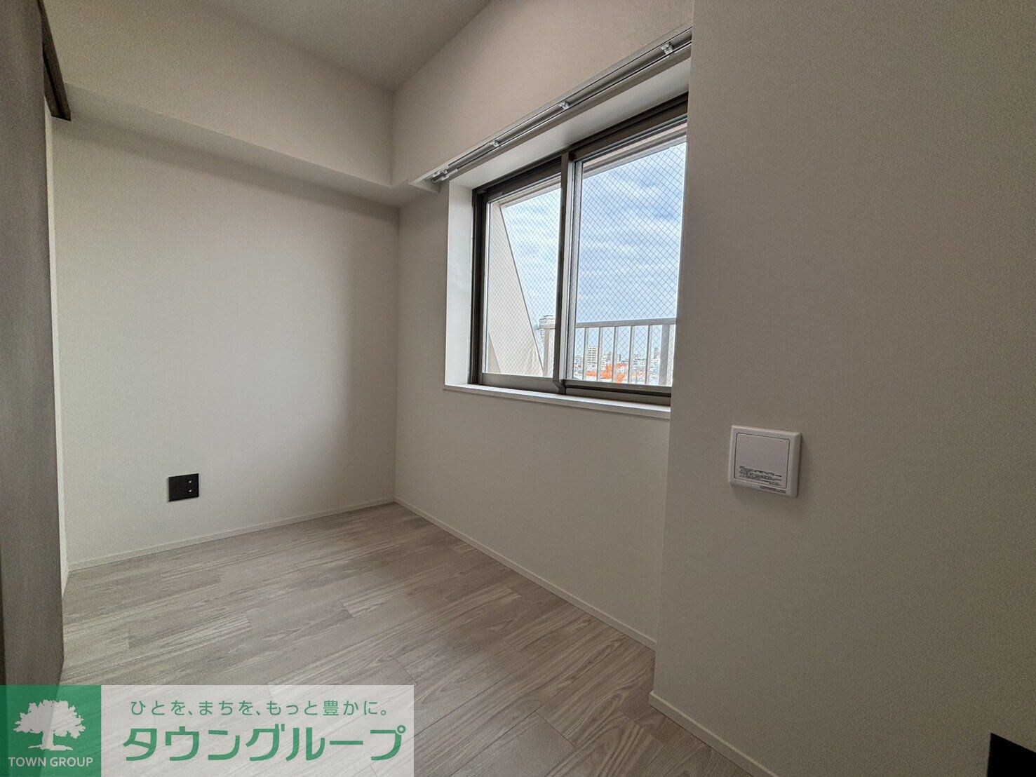 物件内観写真12　(リビング/居室)