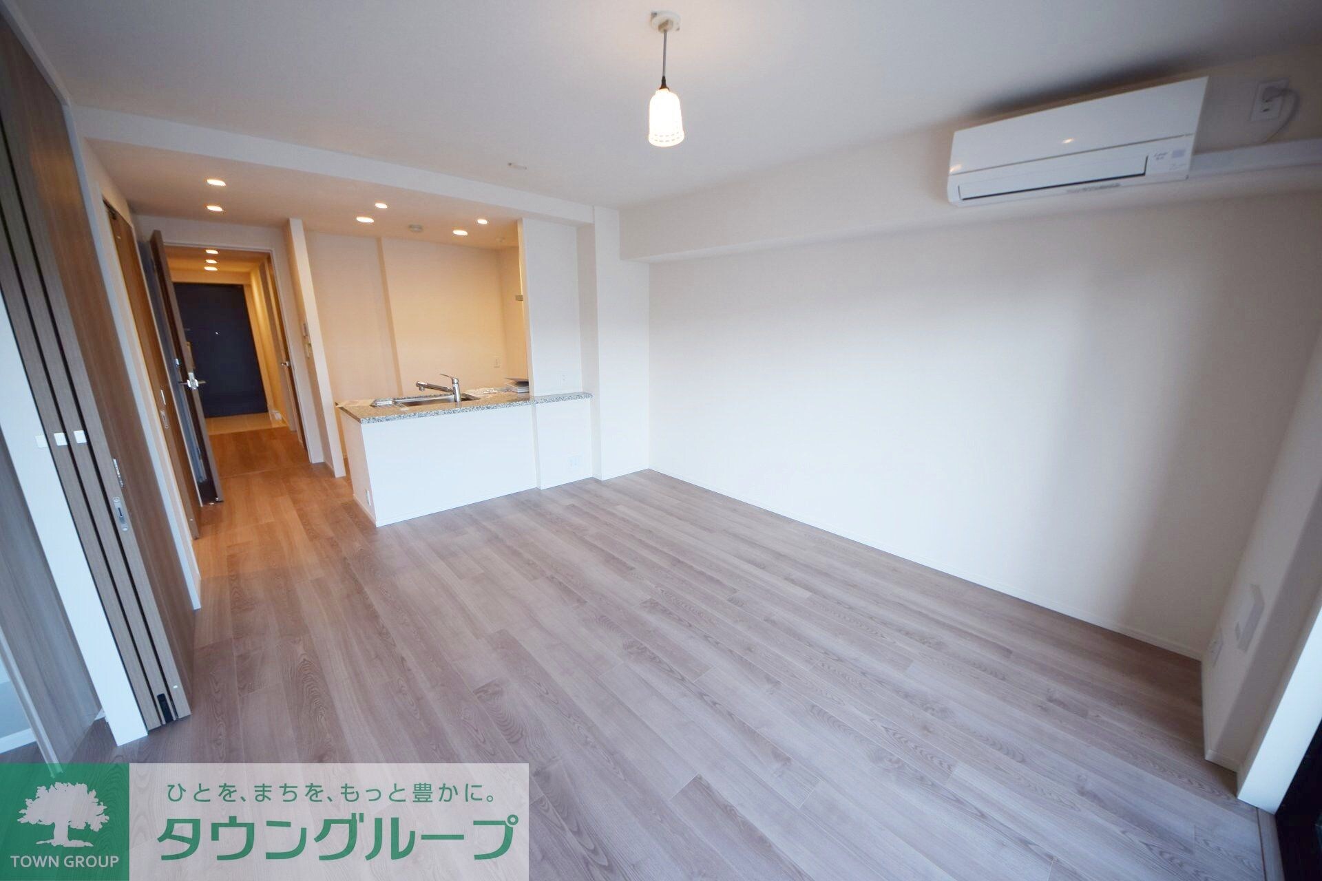 物件内観写真2　(リビング/居室)