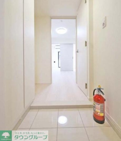 物件内観写真16　(玄関)