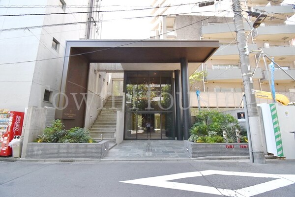 エントランス(お問合せは(株)タウンハウジングレジデンス事業部　赤坂店・…)