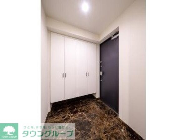 玄関(お問合せは(株)タウンハウジング東京へ)