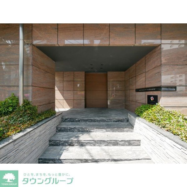 エントランス(お問合せは(株)タウンハウジング東京へ)