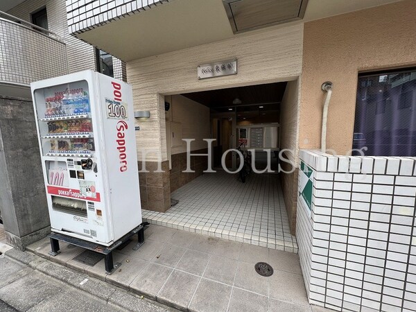 エントランス(お問合せは(株)タウンハウジングレジデンス事業部　赤坂店・…)