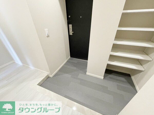 玄関(お問合せは(株)タウンハウジング東京へ)