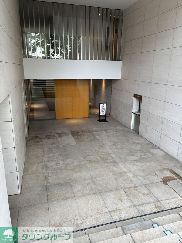 エントランス(お問合せは(株)タウンハウジング東京へ)