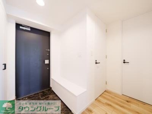 玄関(お問合せは(株)タウンハウジング赤坂店へ【03-5563-…)