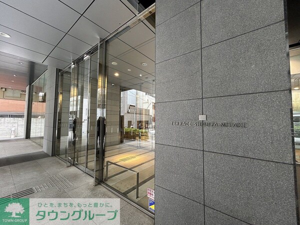 エントランス(部屋探しは株式会社　タウンハウジング　までお気軽にお問合せ…)