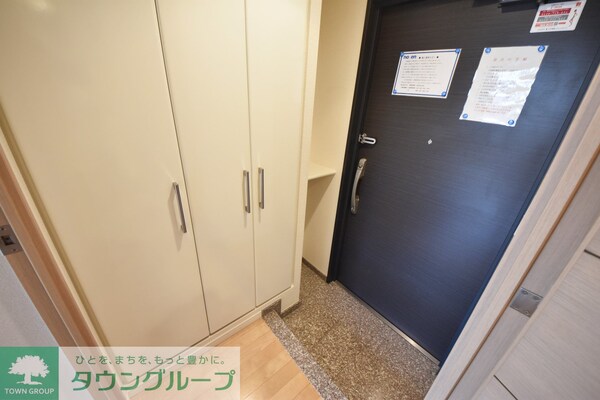 玄関(お問合せは(株)タウンハウジング東京へ)