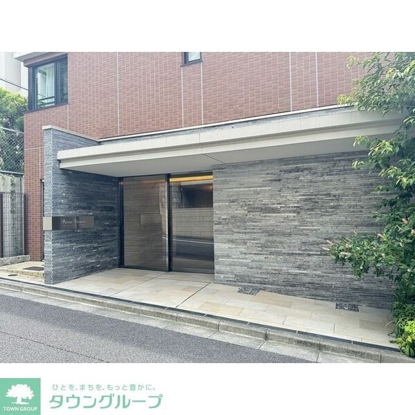 エントランス(お問合せは(株)タウンハウジング東京へ)